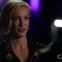 Arrow Season 8 screenshot 2