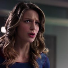 Supergirl season 2 screenshot 2