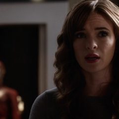 The Flash season 2 screenshot 3